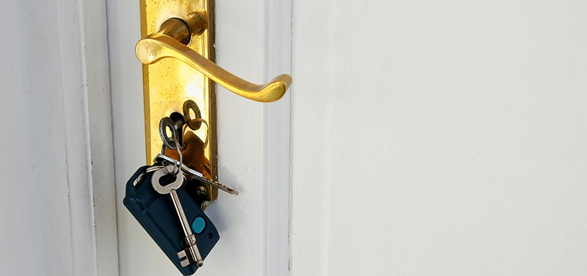 Broken Door Key Extraction in Florence-Graham, CA